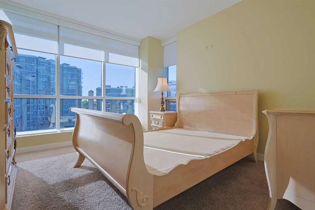 16 Varsity Estates Circle NW, #609