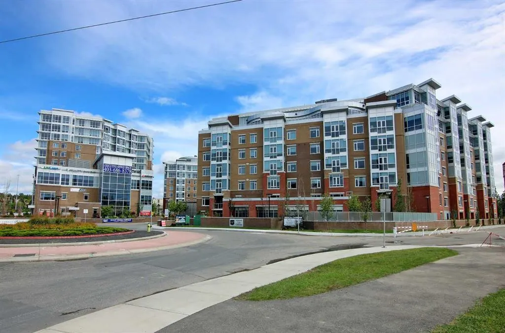 16 Varsity Estates Circle NW, #609