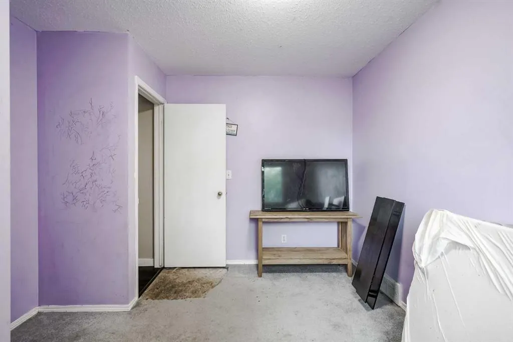 608 Henricks Drive