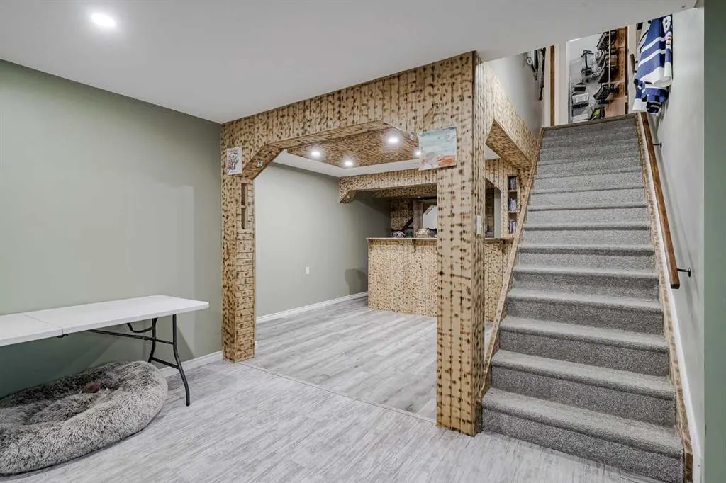 608 Henricks Drive