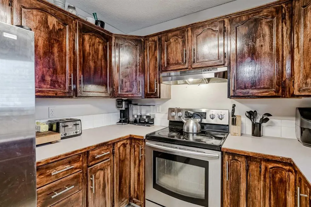 608 Henricks Drive