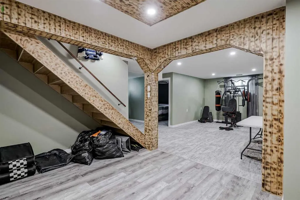608 Henricks Drive