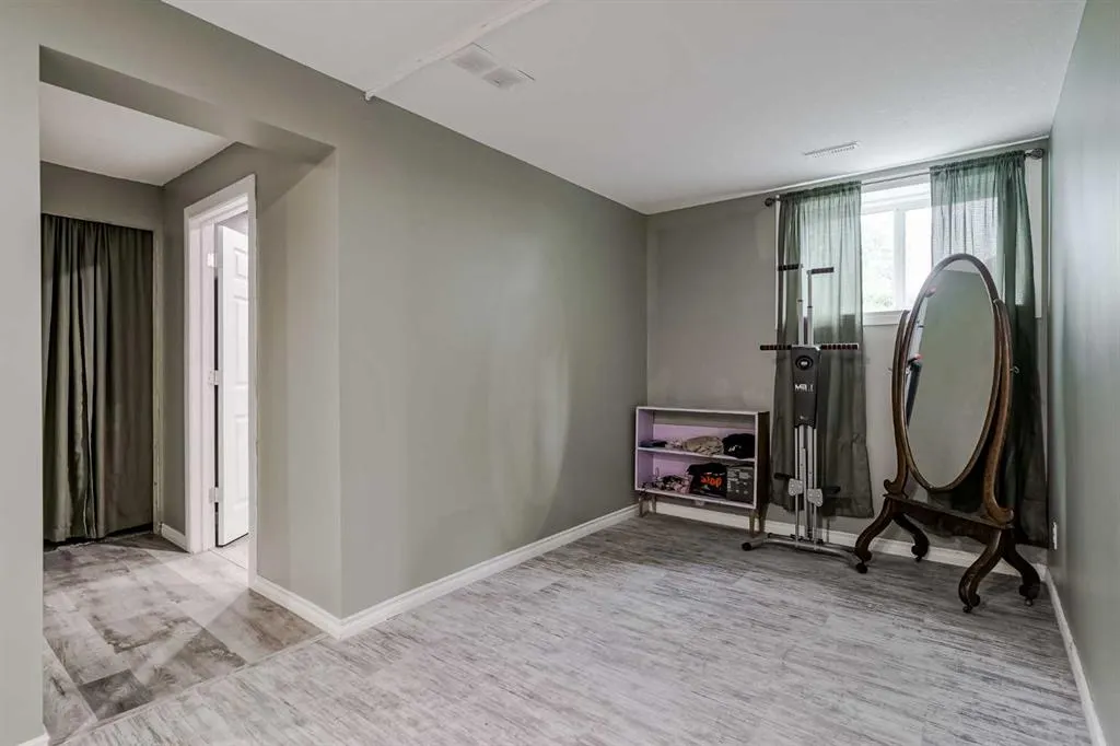 608 Henricks Drive