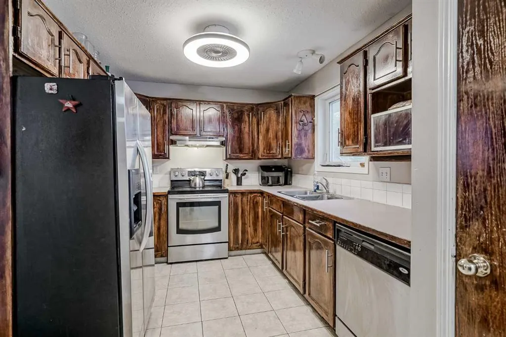 608 Henricks Drive