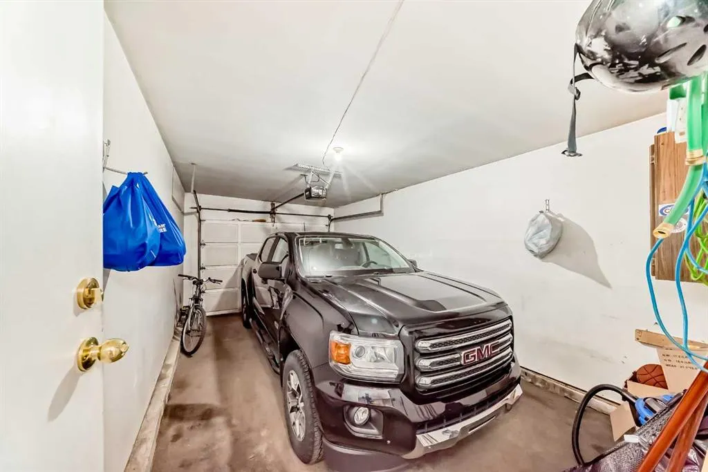 803 Varsity Estates Drive NW, #16