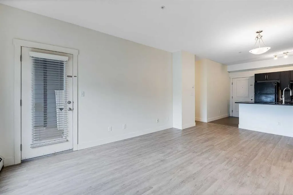 3950 46 Avenue NW, #206