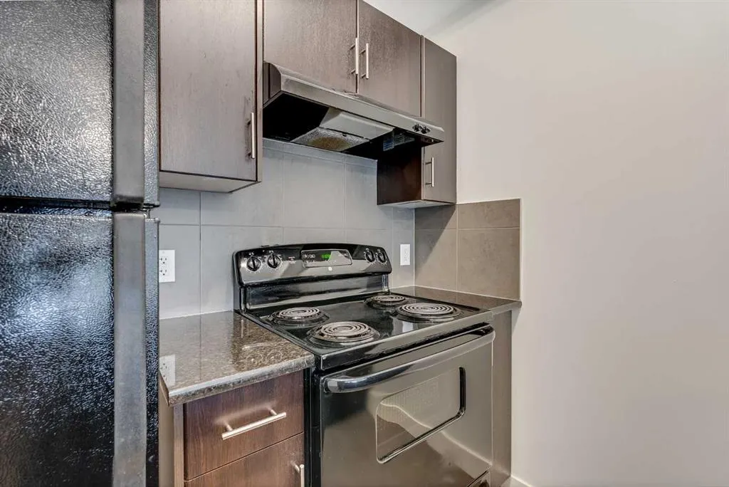 3950 46 Avenue NW, #206