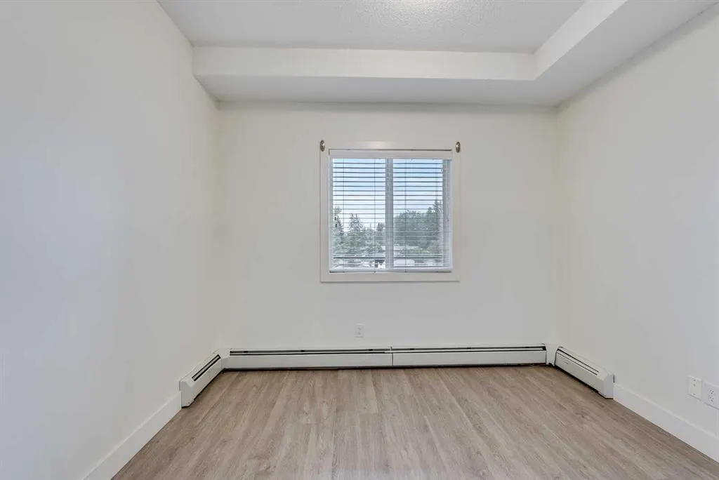 3950 46 Avenue NW, #206