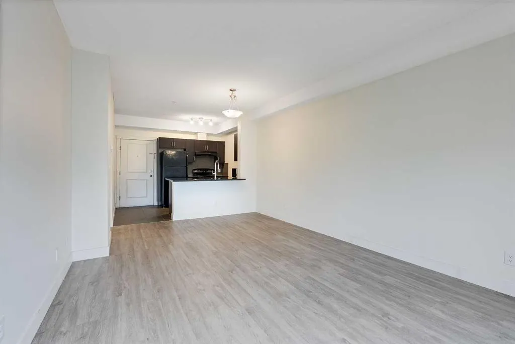 3950 46 Avenue NW, #206