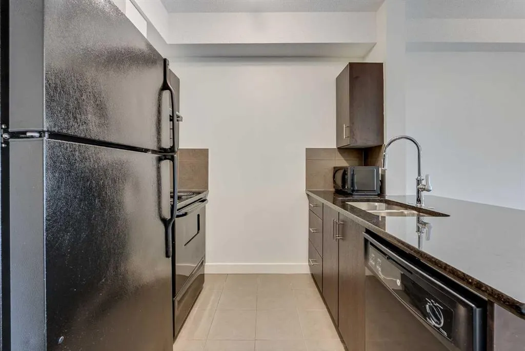 3950 46 Avenue NW, #206