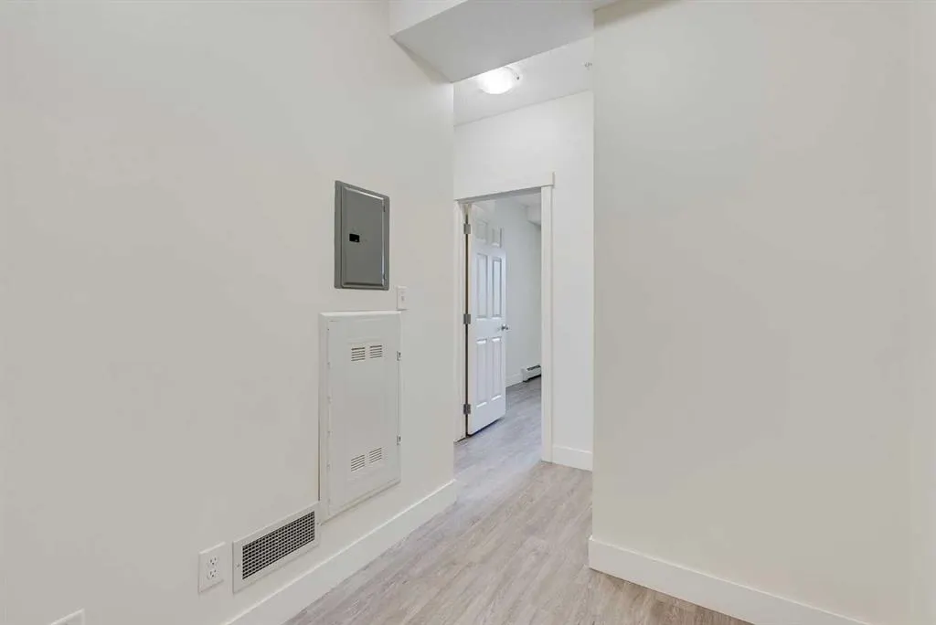 3950 46 Avenue NW, #206