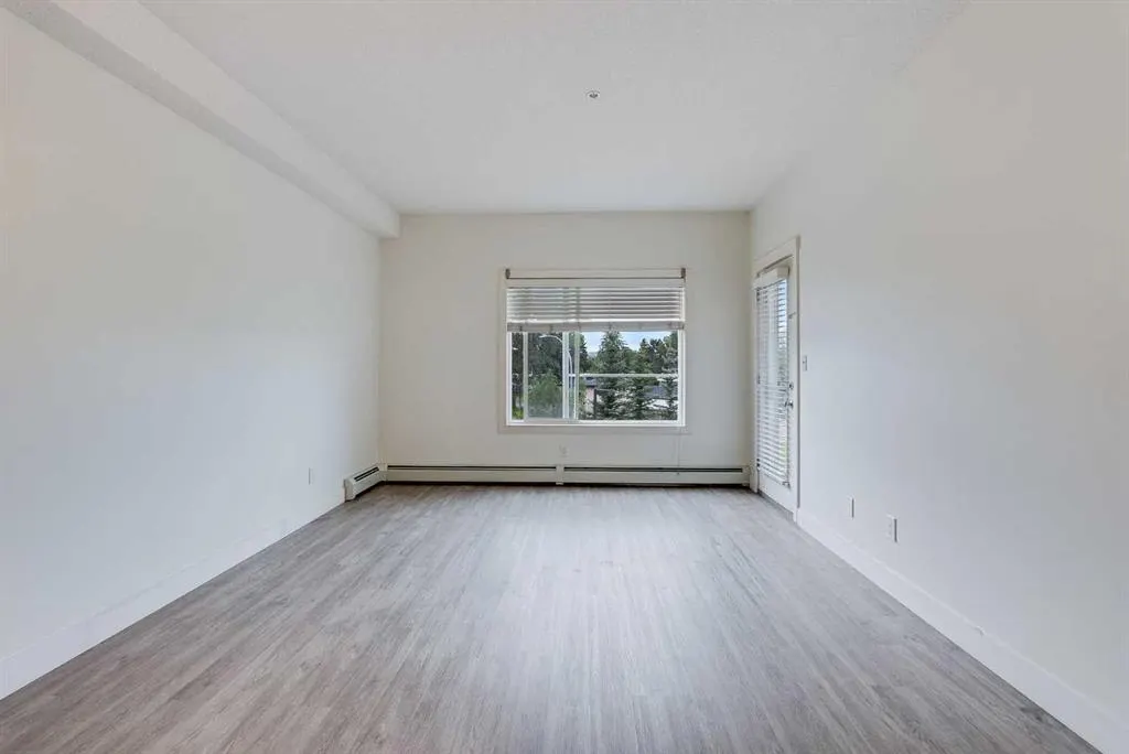 3950 46 Avenue NW, #206