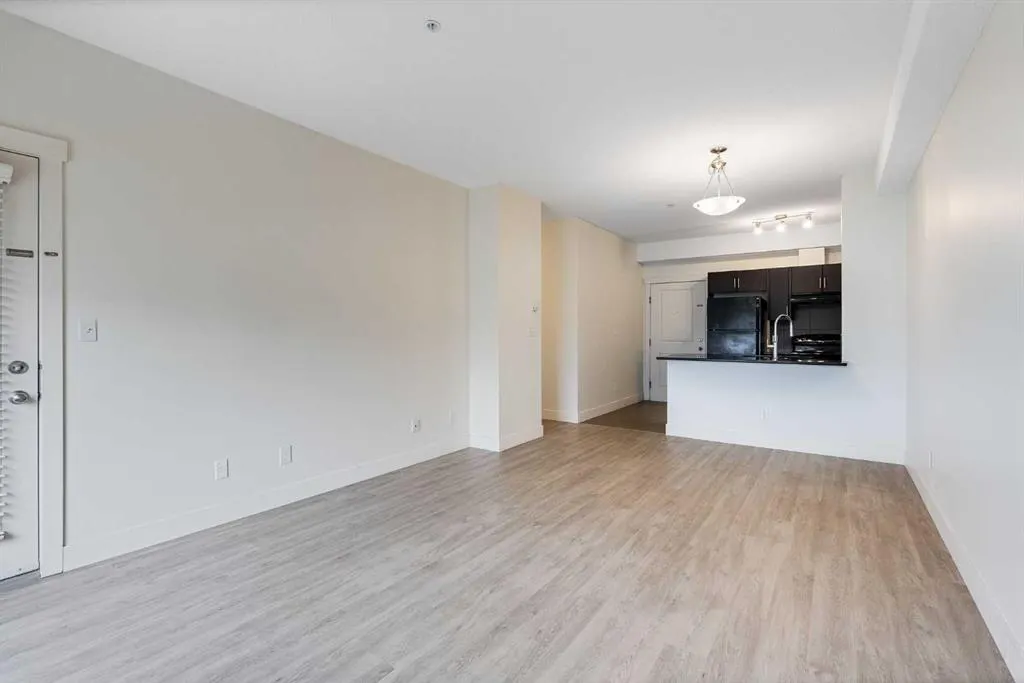 3950 46 Avenue NW, #206