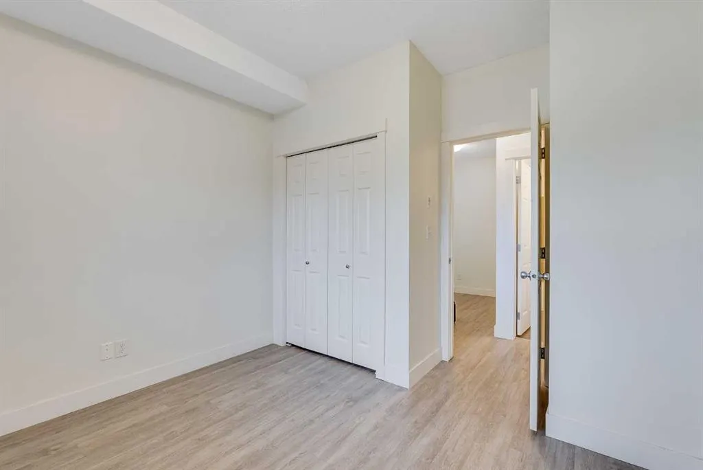 3950 46 Avenue NW, #206