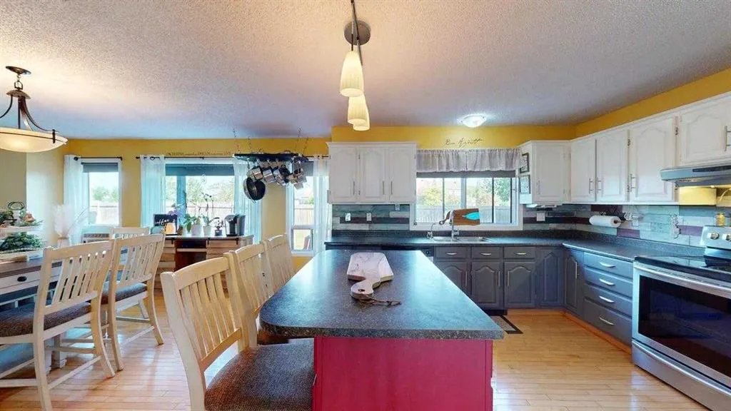 185 Oaks Bay