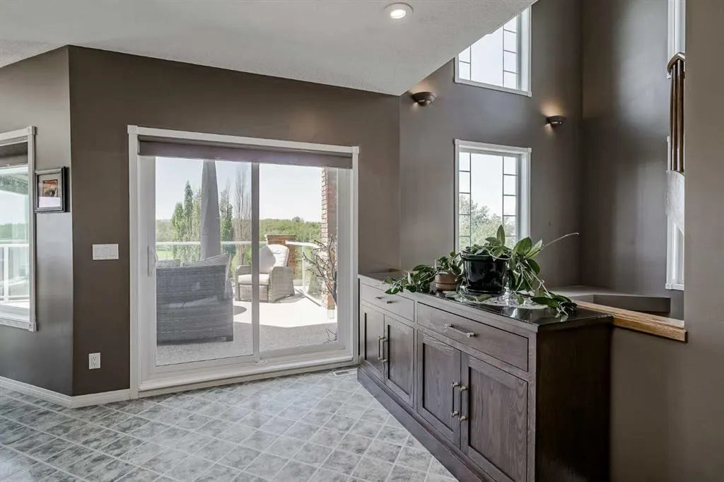 210036 96 Street W