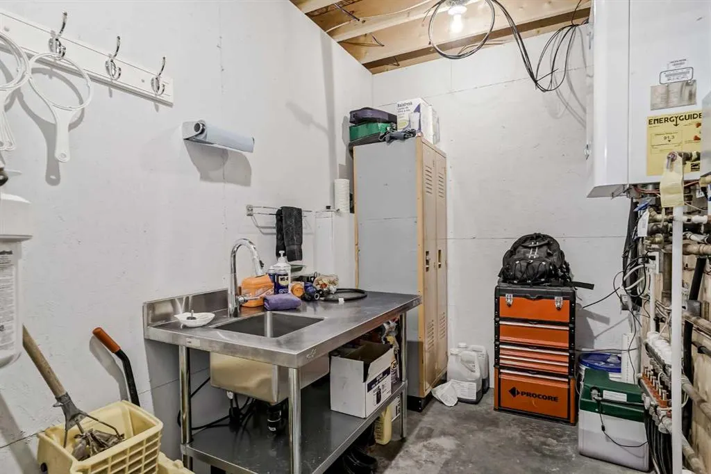 210036 96 Street W