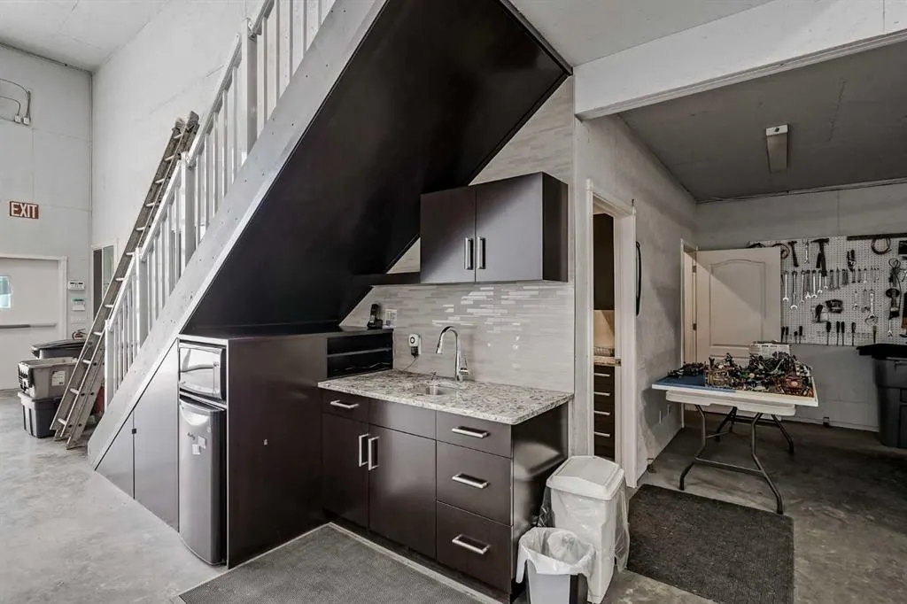 210036 96 Street W