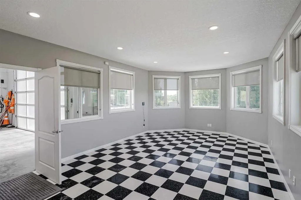 210036 96 Street W