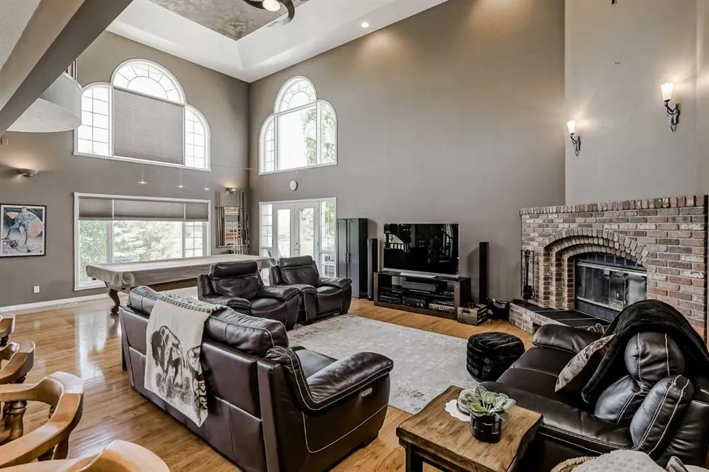 210036 96 Street W