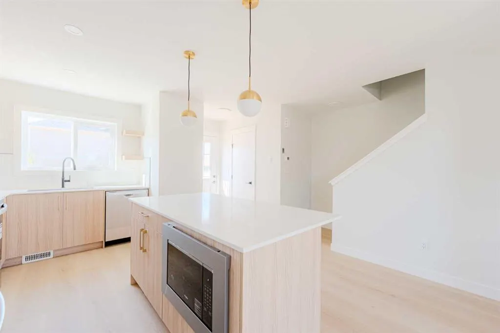 700 clover Road, #702
