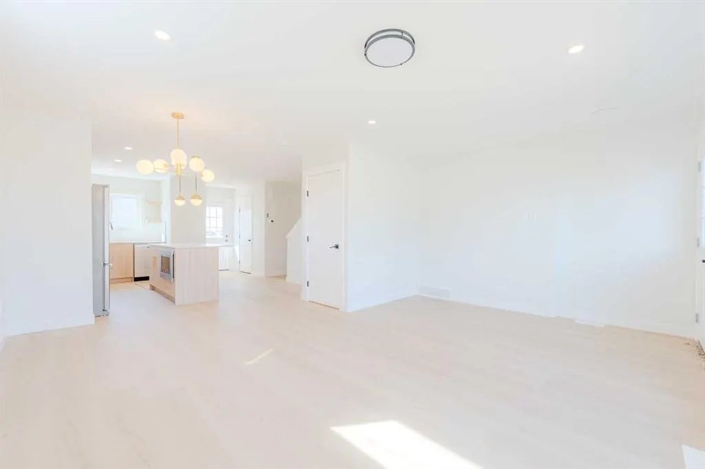 700 clover Road, #702