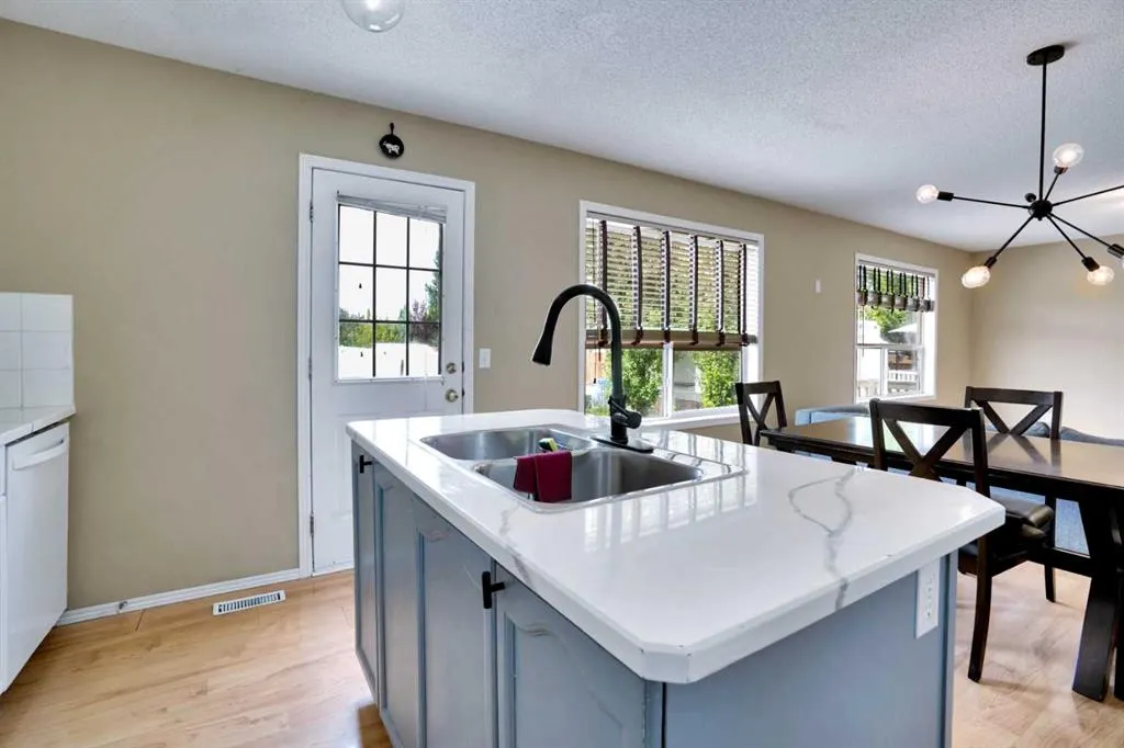 356 Chaparral Drive SE