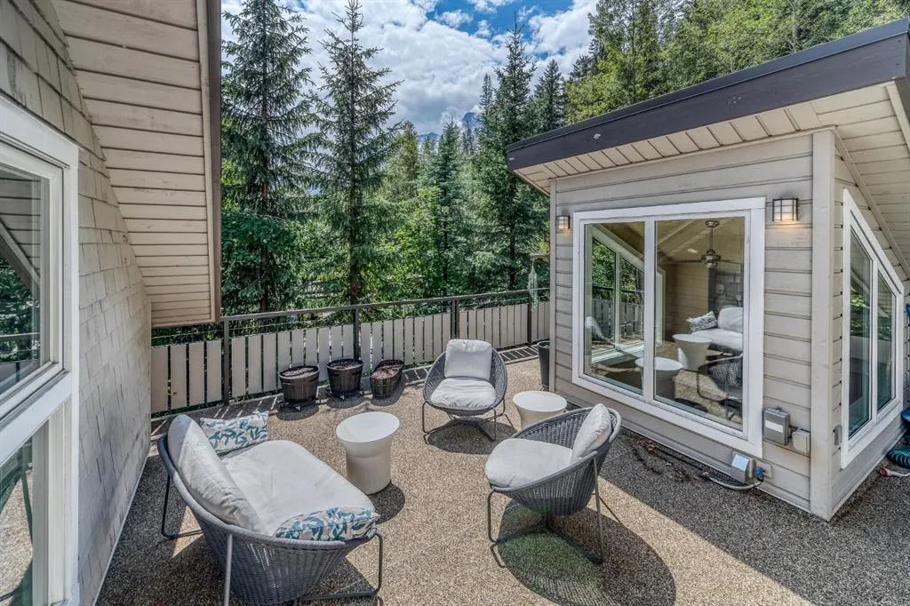 140 Rundle Crescent