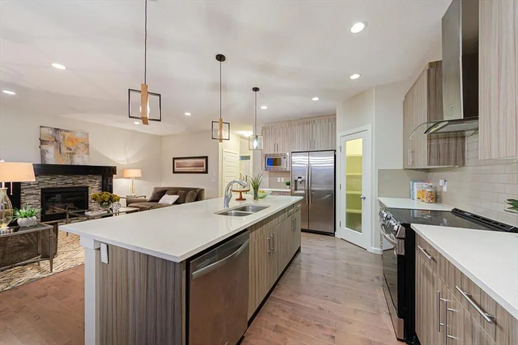 138 Copperpond Street SE