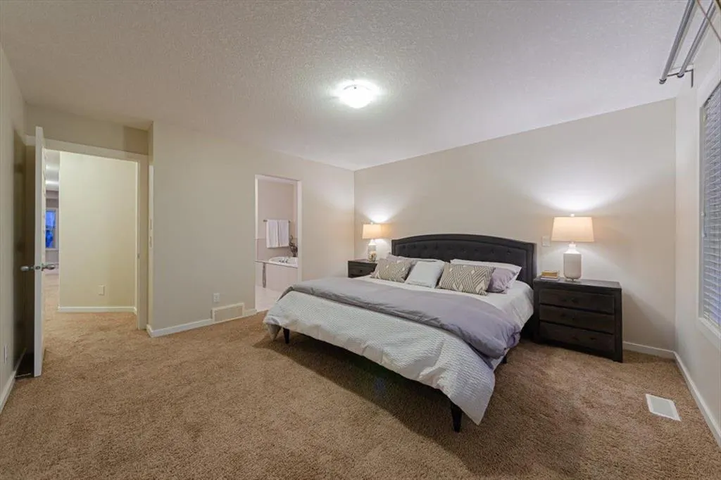 138 Copperpond Street SE