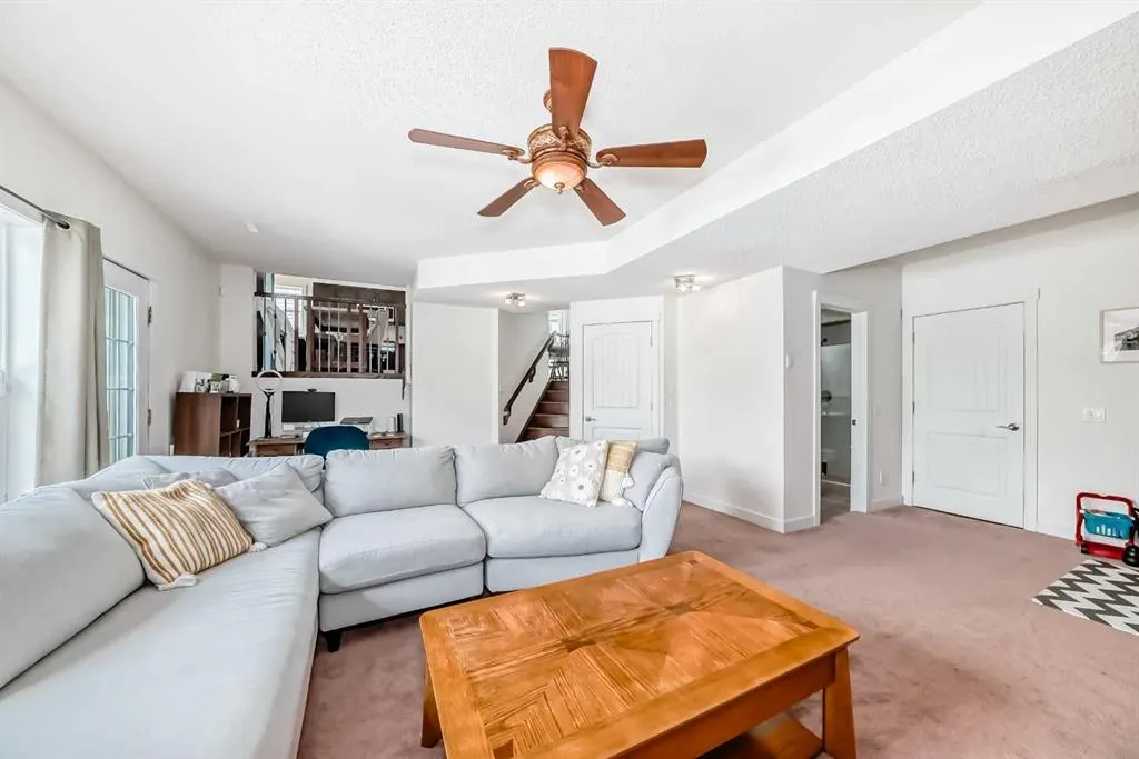 60 Sunlake Road SE