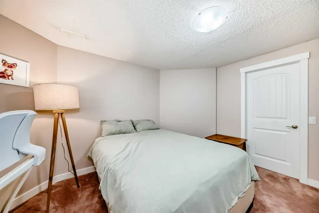 60 Sunlake Road SE