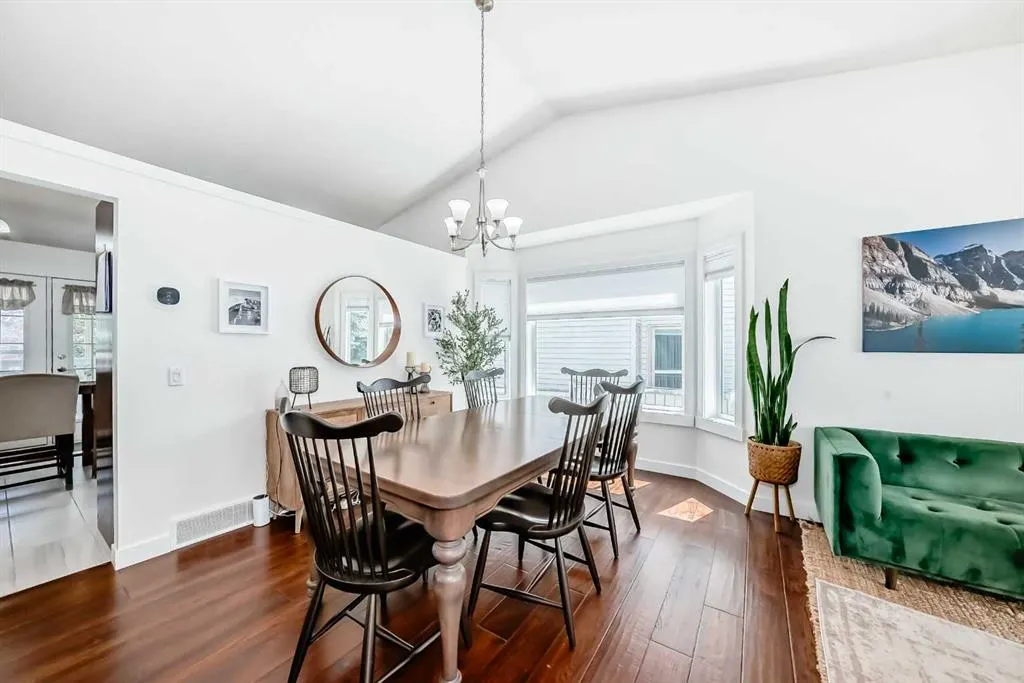 60 Sunlake Road SE