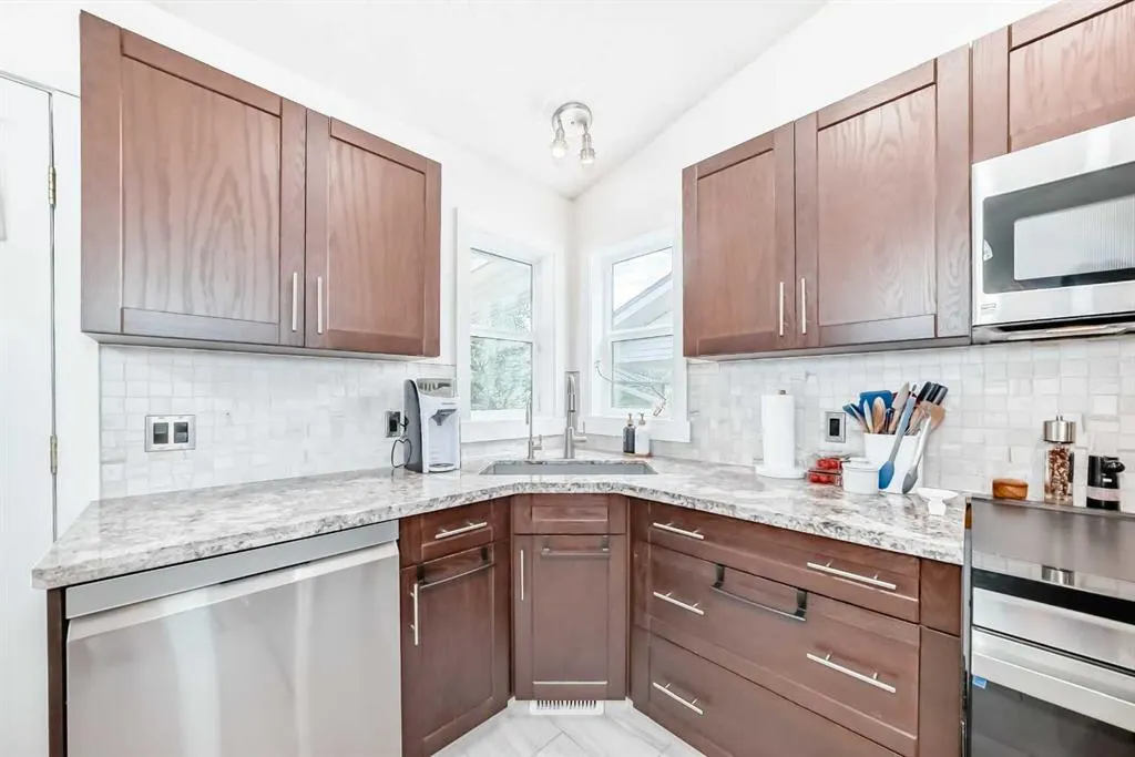 60 Sunlake Road SE