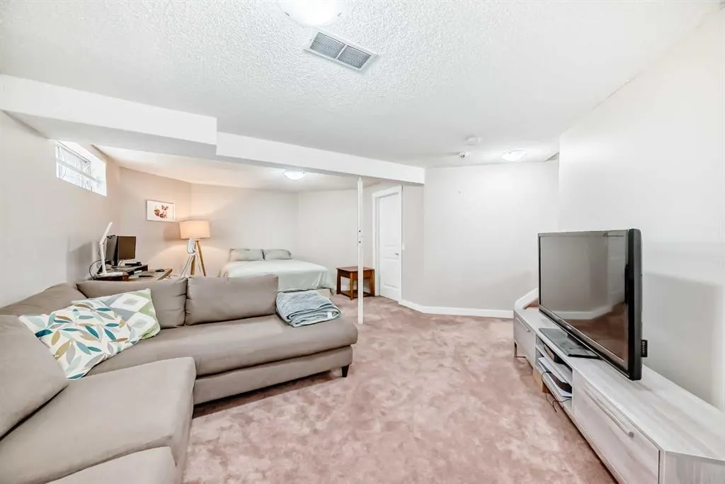 60 Sunlake Road SE