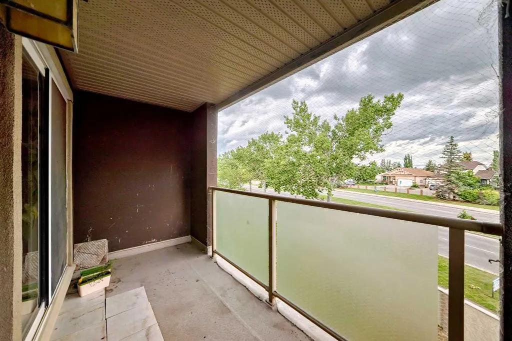 2033 Edenwold Heights NW, #33