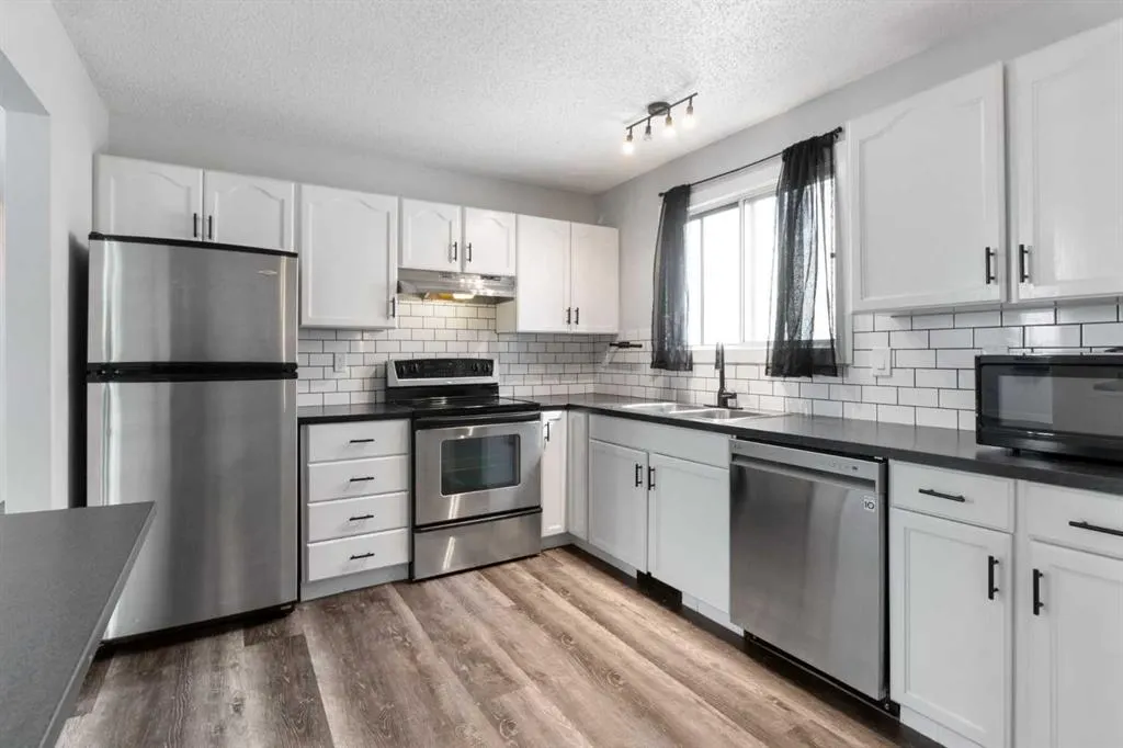 200 Macewan Glen Drive NW