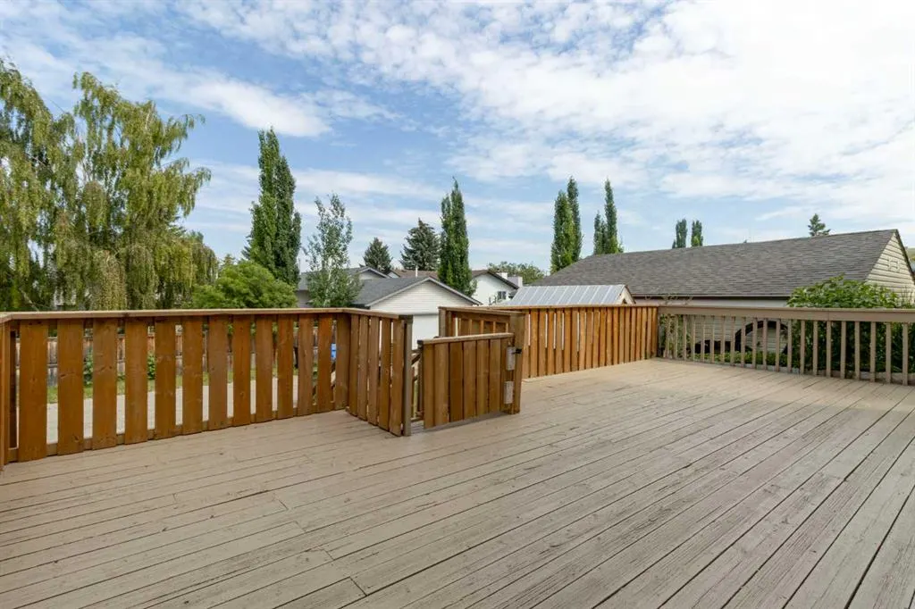 200 Macewan Glen Drive NW