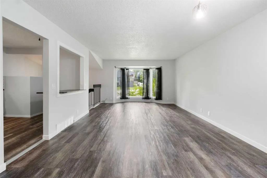 200 Macewan Glen Drive NW