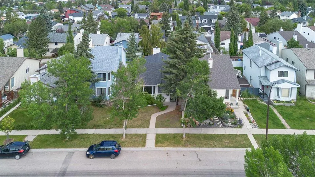 200 Macewan Glen Drive NW
