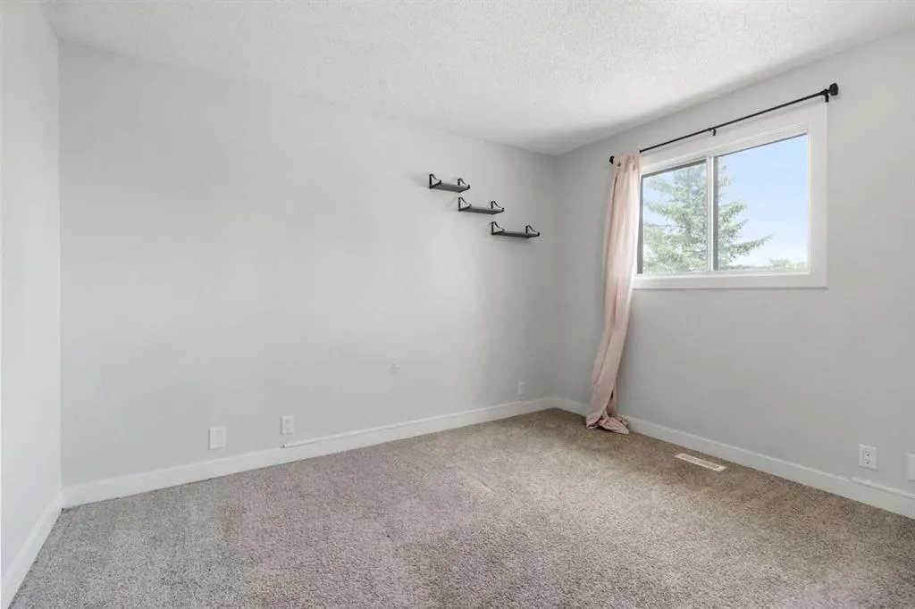 200 Macewan Glen Drive NW