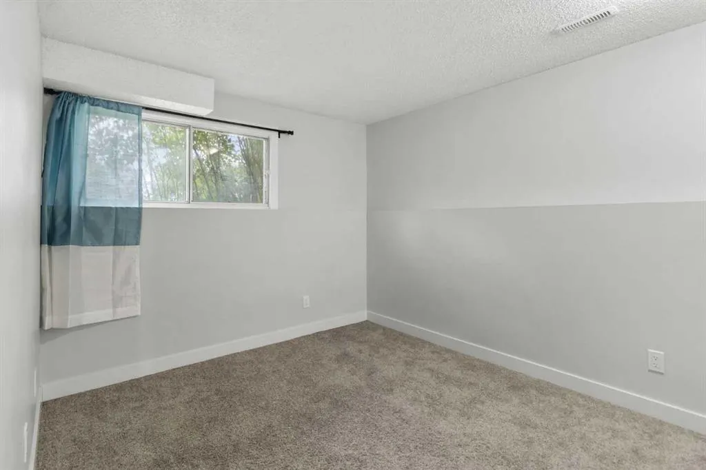 200 Macewan Glen Drive NW