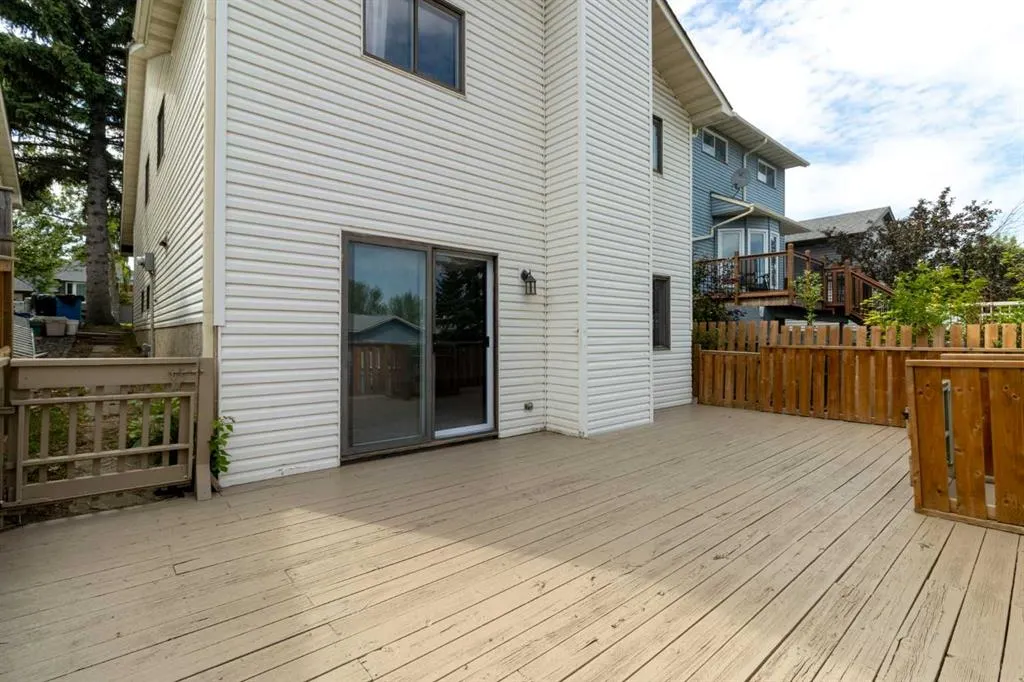 200 Macewan Glen Drive NW
