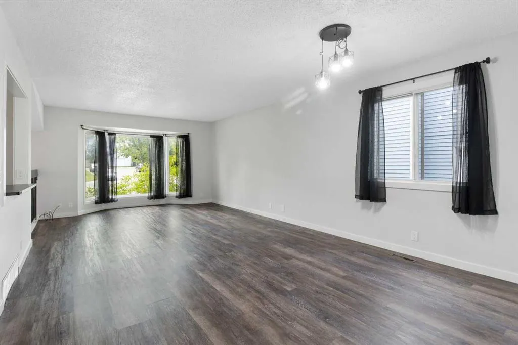 200 Macewan Glen Drive NW