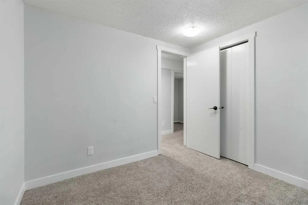 200 Macewan Glen Drive NW