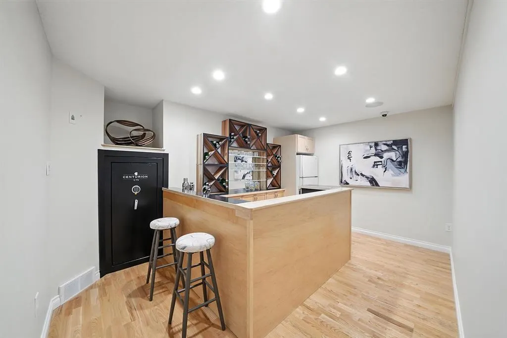 8 Varsity Estates Gardens NW