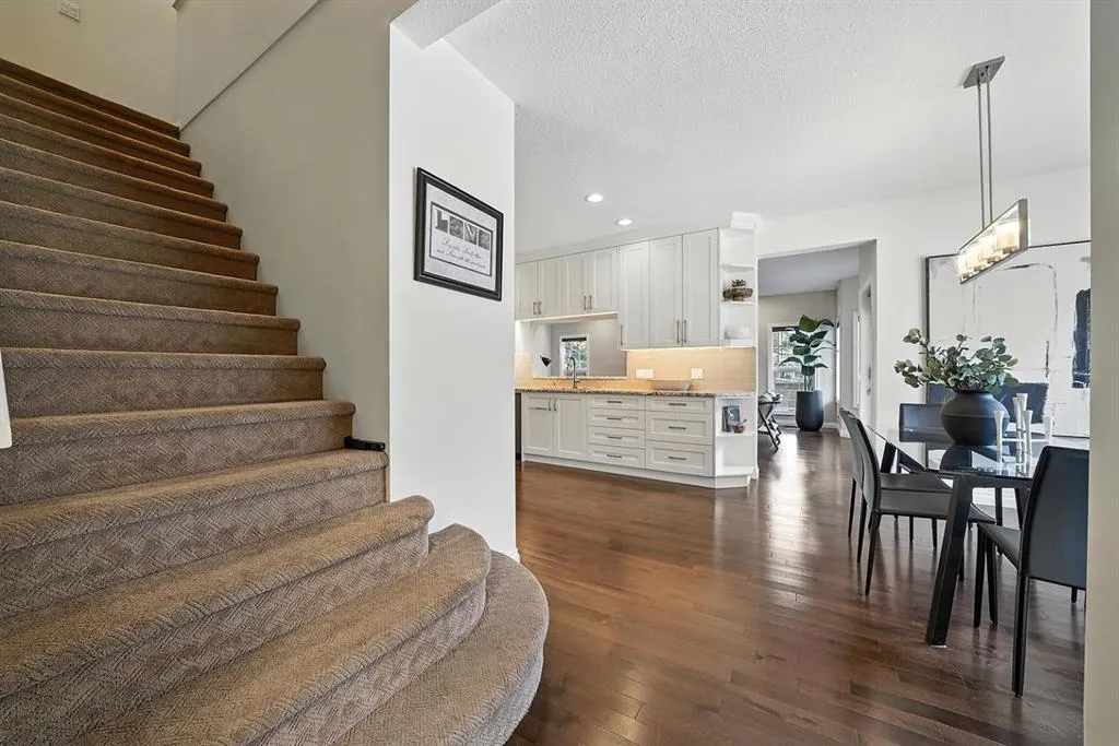8 Varsity Estates Gardens NW