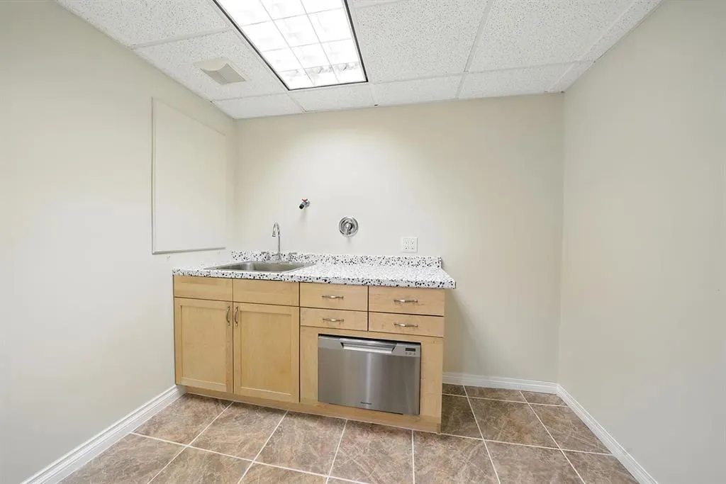 8 Varsity Estates Gardens NW