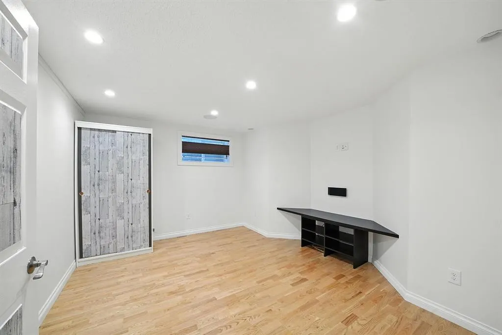 8 Varsity Estates Gardens NW