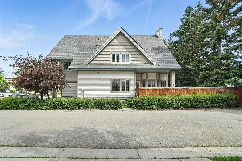8 Varsity Estates Gardens NW
